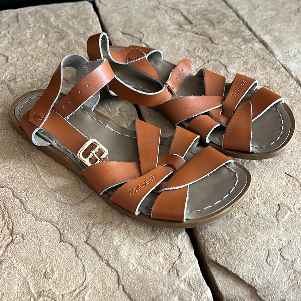 Saltwater sandals size 4